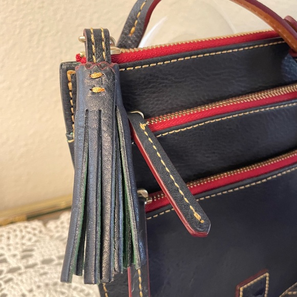 Dooney & Bourke Florentine Leather Triple Zip Crossbody bag Navy, NWOT - Picture 3 of 8